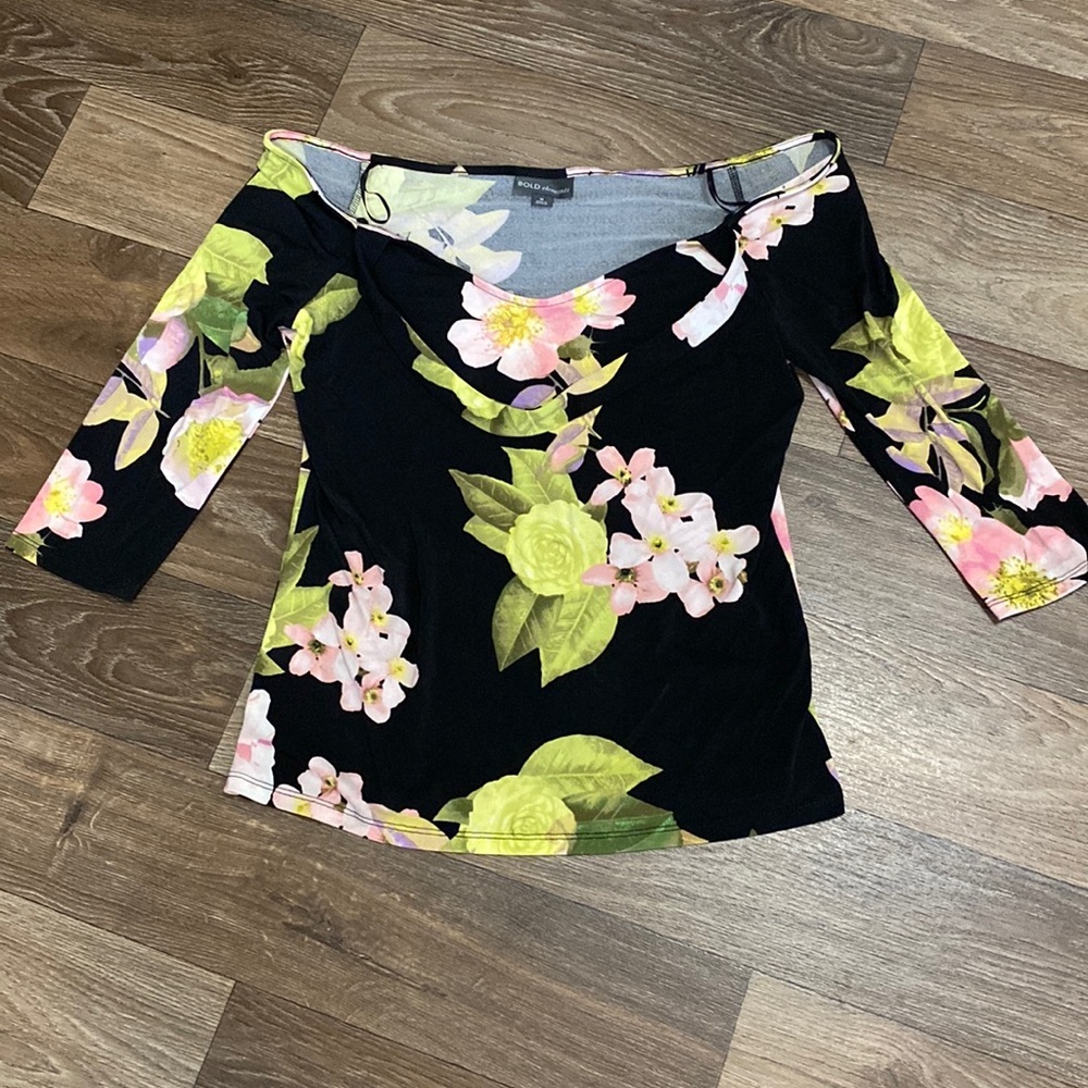 NWOT bold elements off shoulder‎ blouse